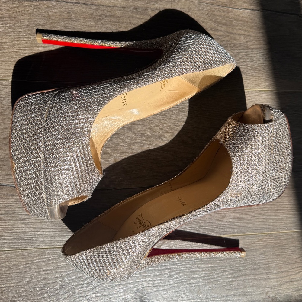 Christian Louboutin Fetish Peep Toe Stiletto 37 Gold - Picture 14 of 16